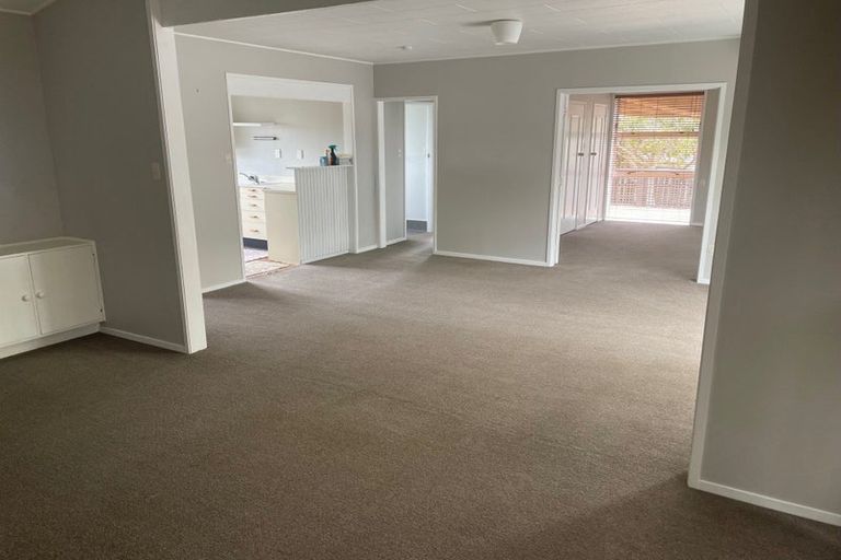 Photo of property in 2/52 Scenic Drive, Hillpark, Auckland, 2102