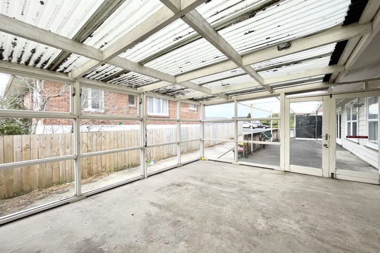 Photo of property in 304 Te Atatu Road, Te Atatu South, Auckland, 0610