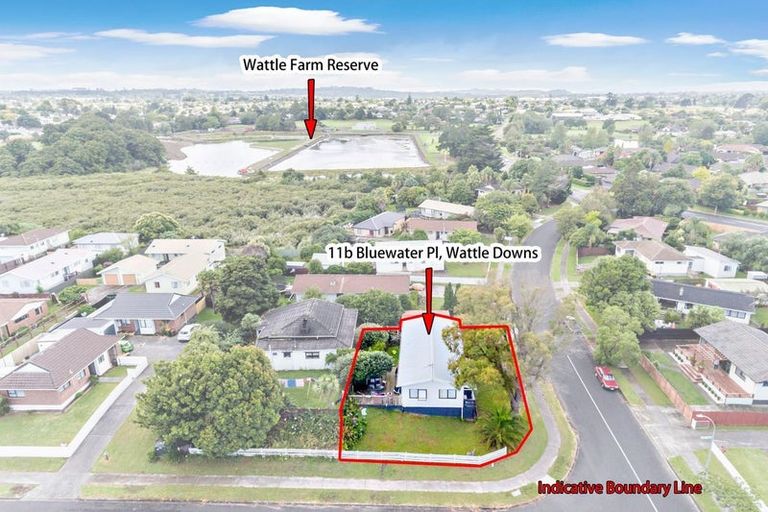 Photo of property in 2/11 Bluewater Place, Wattle Downs, Auckland, 2103