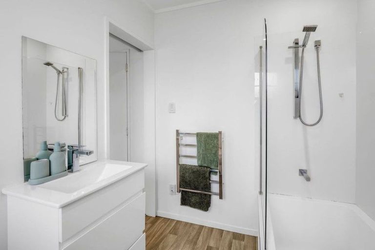 Photo of property in 40 Clifton Terrace, Fitzherbert, Palmerston North, 4410
