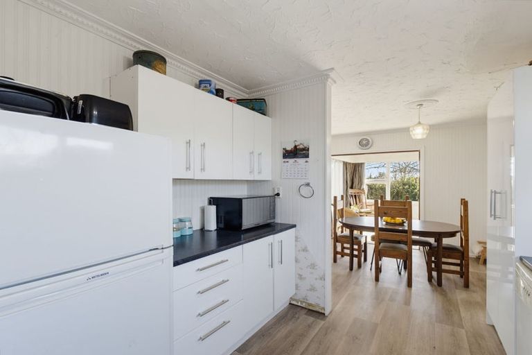 Photo of property in 42 Daniels Road, Redwood, Christchurch, 8051