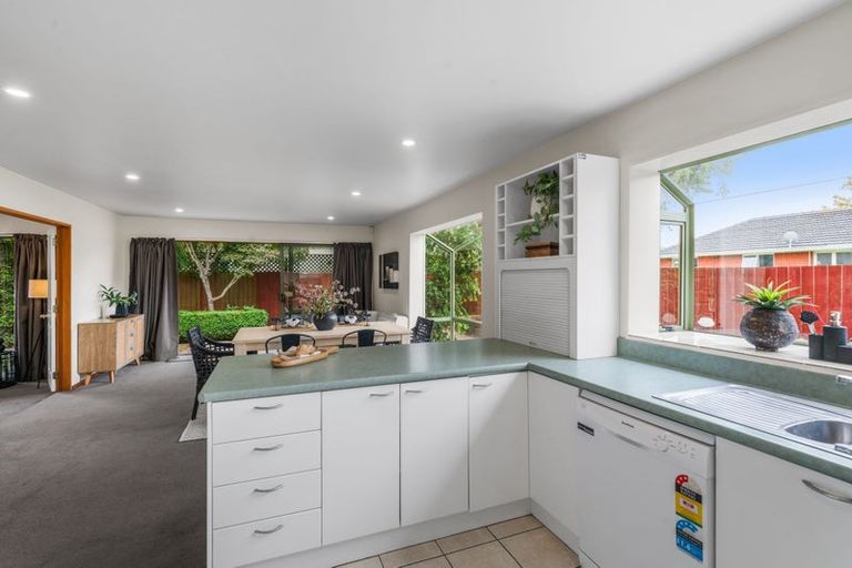 Photo of property in 1/130 Maidstone Road, Ilam, Christchurch, 8041