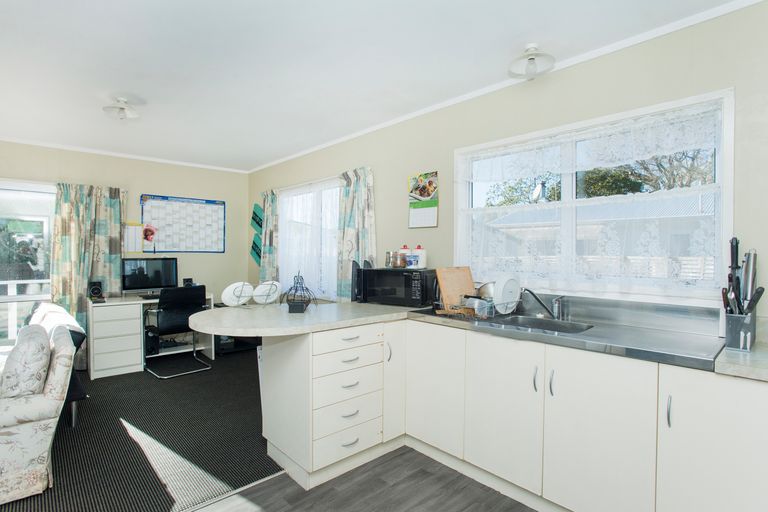 Photo of property in 59 Endcliffe Road, Kaiti, Gisborne, 4010