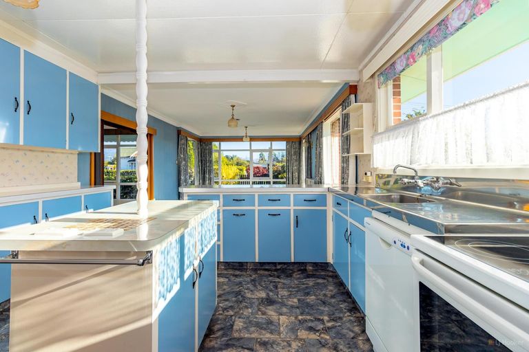 Photo of property in 1 Cashel Street, Waimate, 7924