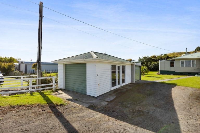 Photo of property in 42 Whakapaki Street, Urenui, 4375