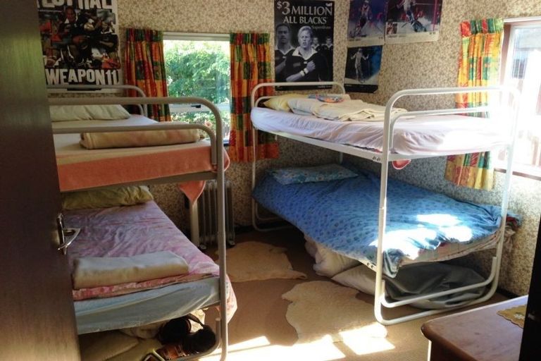 Photo of property in 35 Cedar Drive, Kelvin Heights, Queenstown, 9300