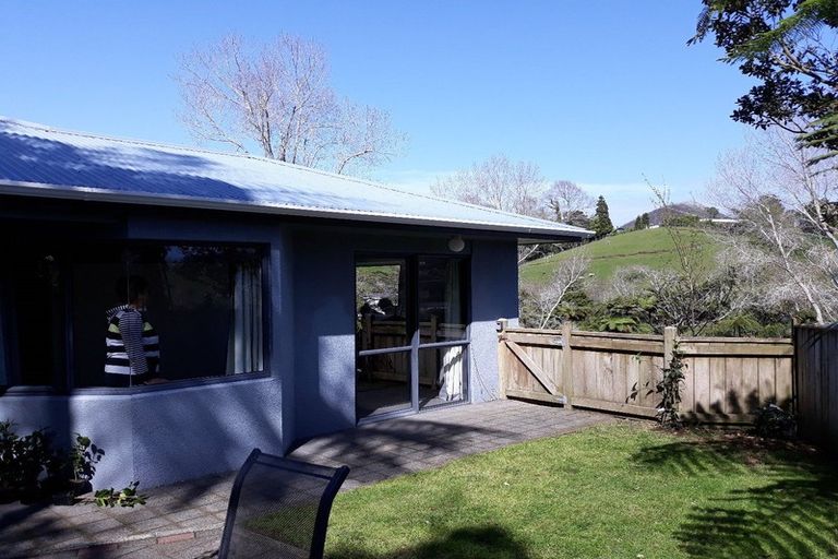 Photo of property in 71 Poplar Grove, Whalers Gate, New Plymouth, 4310