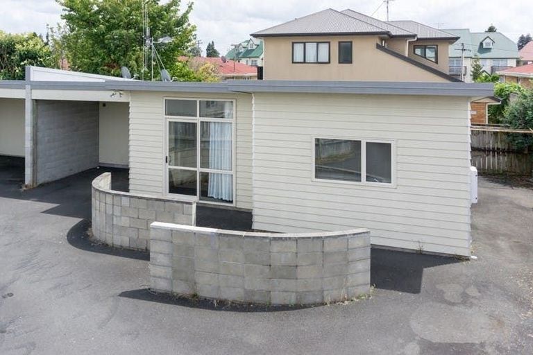 Photo of property in 8a Snead Place, Hamilton East, Hamilton, 3216