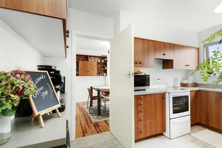 Photo of property in 64 Larsen Crescent, Tawa, Wellington, 5028