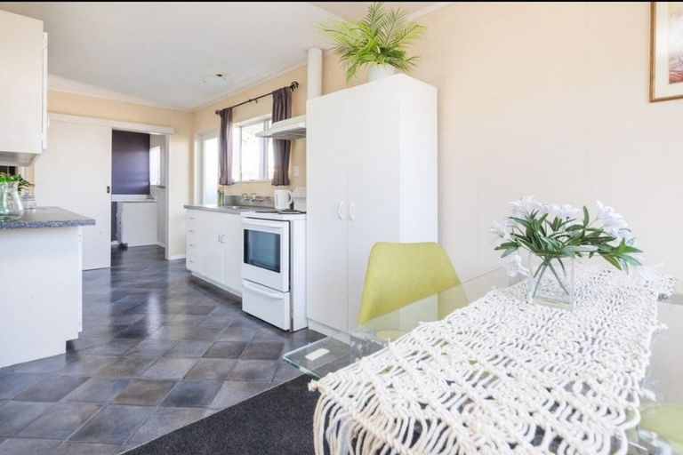 Photo of property in 19b Hilton Grove, Kelvin Grove, Palmerston North, 4414