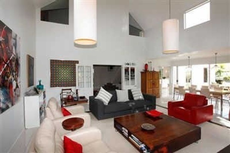 Photo of property in 276 Memorial Avenue, Burnside, Christchurch, 8053