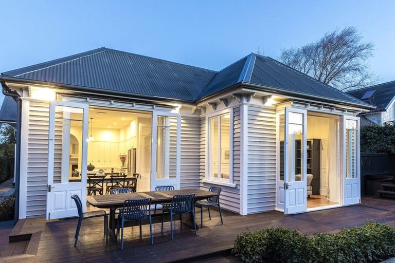 Photo of property in 41 Leinster Road, Merivale, Christchurch, 8014