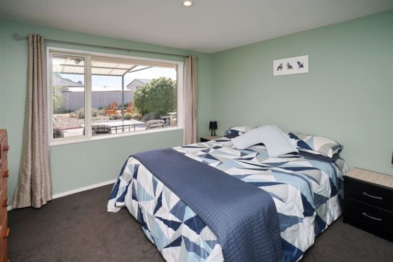 Photo of property in 17 Riverside Way, Amberley, 7410