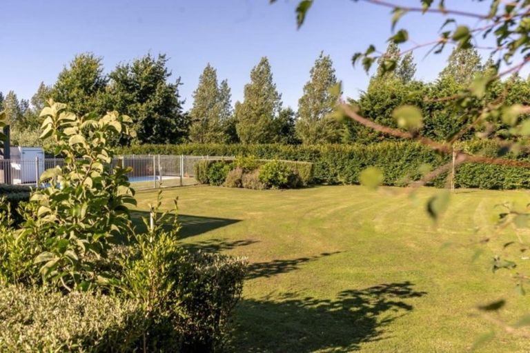 Photo of property in 3 Eagle Place, Martinborough, 5711