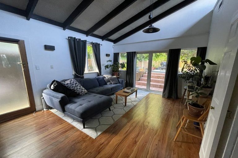 Photo of property in 12 Elmslie Road, Pinehaven, Upper Hutt, 5019