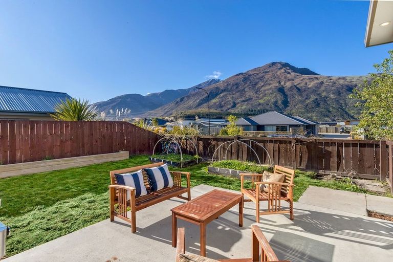 Photo of property in 2 Campden Court, Lower Shotover, Queenstown, 9304