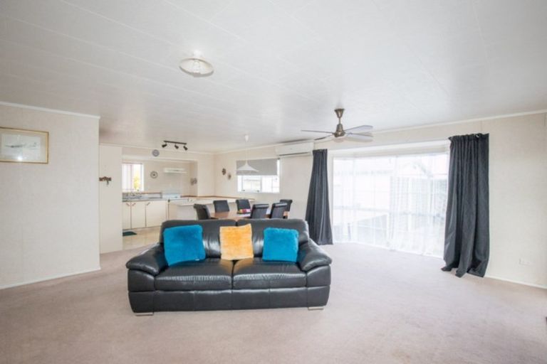 Photo of property in 39 Darlington Street, Ngatea, 3503