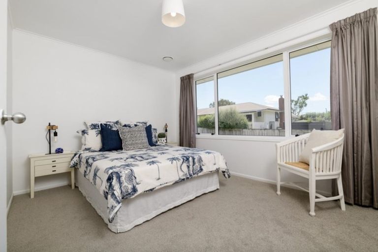 Photo of property in 20 Queen Road, Bellevue, Tauranga, 3110