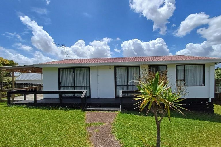 Photo of property in 16 Maywood Crescent, Glen Eden, Auckland, 0602