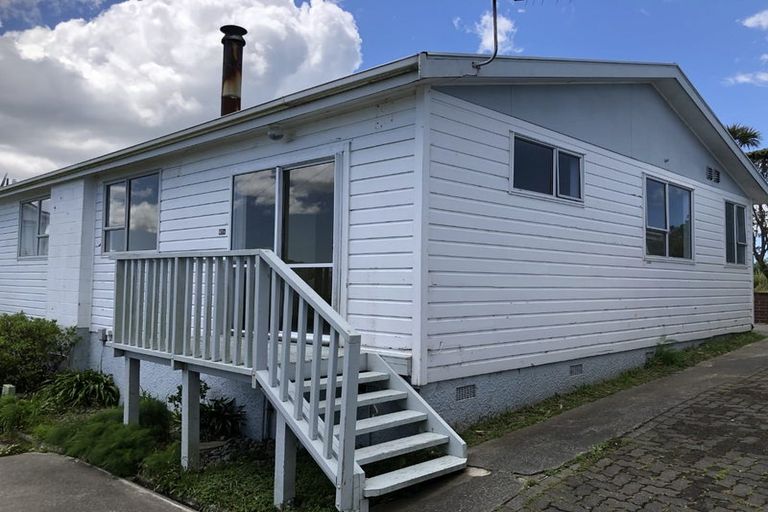 Photo of property in 2/47 Edgecombe Street, Newlands, Wellington, 6037