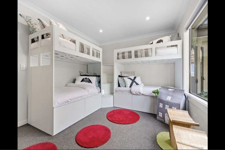 Photo of property in 147 Seatoun Heights Road, Miramar, Wellington, 6022