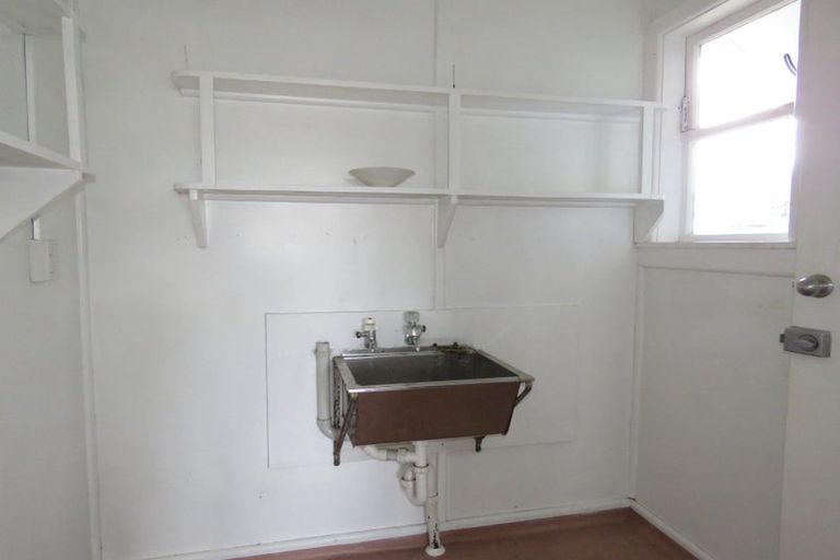 Photo of property in 16 Conlon Street, Reefton, 7830