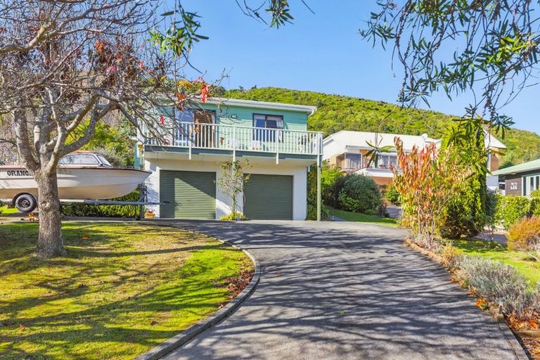 Photo of property in 47 Kakariki Grove, Waikanae, 5036