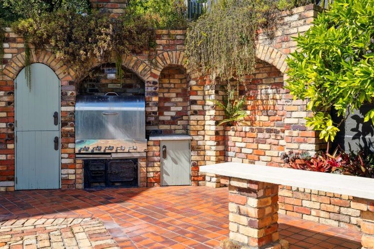 Photo of property in 7 Beresford Street, Bayswater, Auckland, 0622