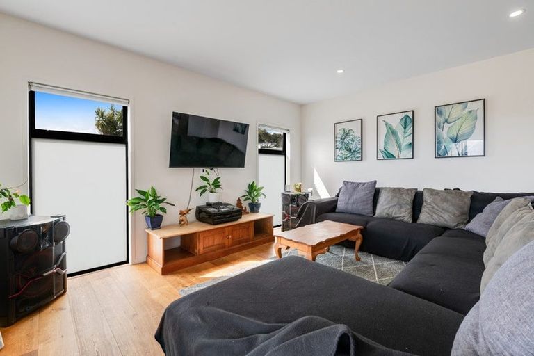 Photo of property in 4 St Julia Court, Helensville, 0800