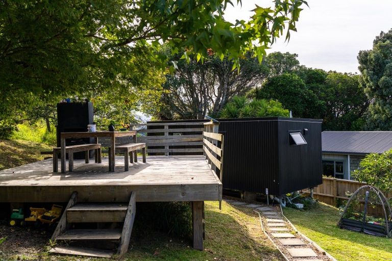 Photo of property in 32 Government Road, Raglan, 3225