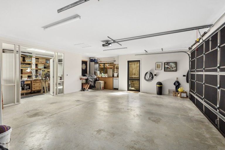 Photo of property in 160 Breaker Bay Road, Breaker Bay, Wellington, 6022