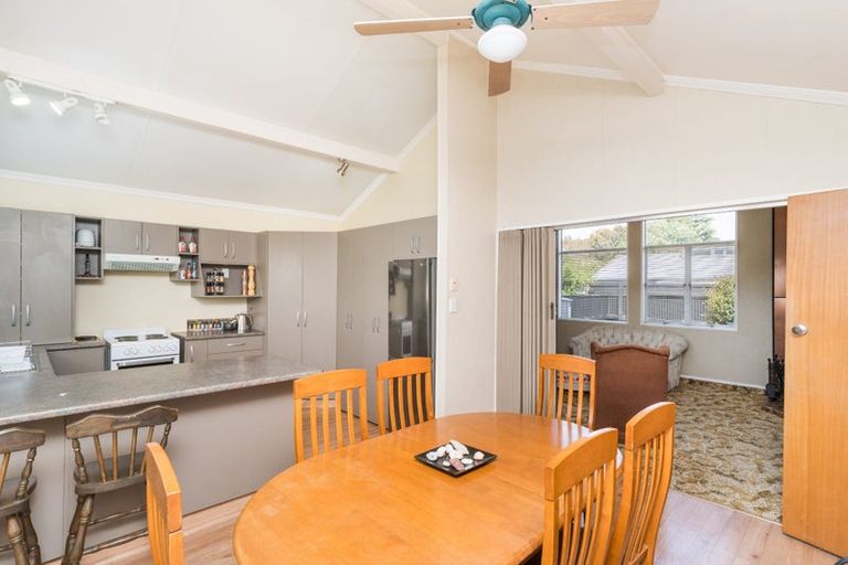 Photo of property in 2 Paradise Place, Milson, Palmerston North, 4414