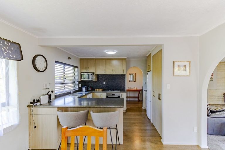 Photo of property in 138 Tait Drive, Greenmeadows, Napier, 4112