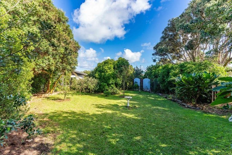 Photo of property in 11 Kelly Street, Baylys Beach, Dargaville, 0377