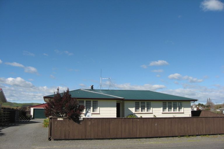 Photo of property in 12 Mcgreevy Street, Waipawa, 4210