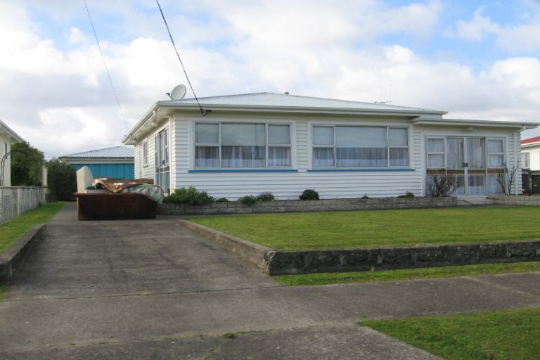 Photo of property in 17 Churchill Avenue, Feilding, 4702