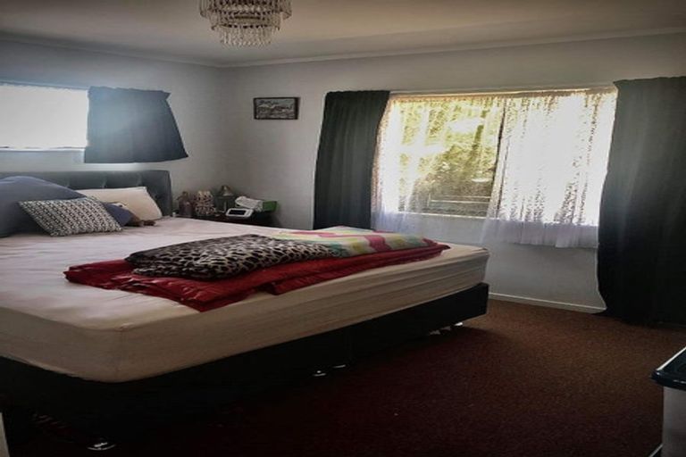 Photo of property in 2/17 Mcdougall Street, Manurewa East, Auckland, 2102