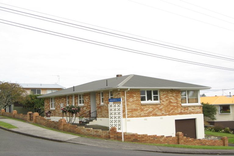 Photo of property in 44 Calvert Road, Lynmouth, New Plymouth, 4310