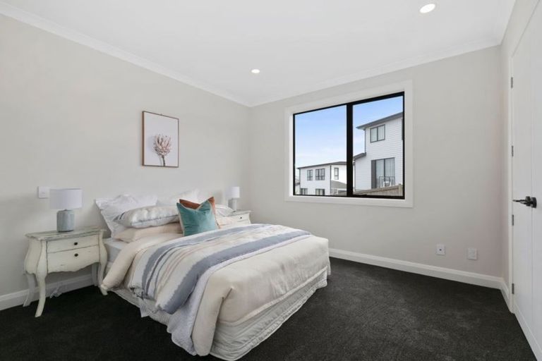 Photo of property in 13 Colliston Rise, Pinehill, Auckland, 0632