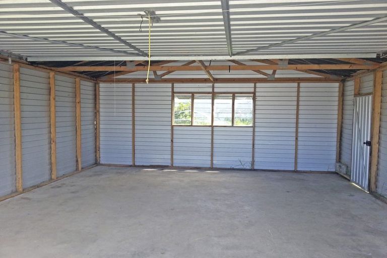 Photo of property in 6 Templeton Place, Clendon Park, Auckland, 2103