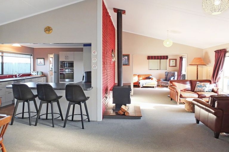 Photo of property in 60 Nash Parade, Foxton Beach, Foxton, 4815