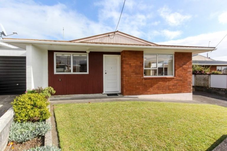 Photo of property in 54a Cutfield Road, New Plymouth, 4310