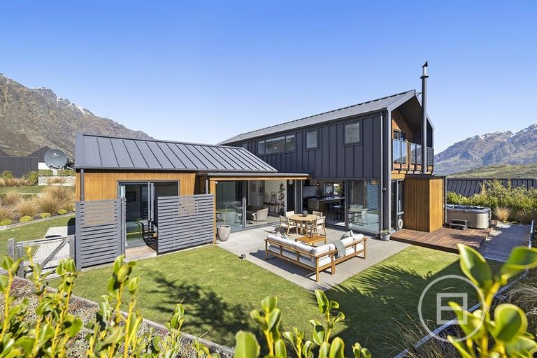 Photo of property in 9 Falconer Rise, Jacks Point, Queenstown, 9371