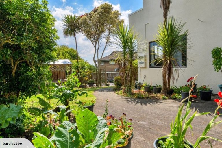 Photo of property in 9/24 Eastglen Road, Glen Eden, Auckland, 0602