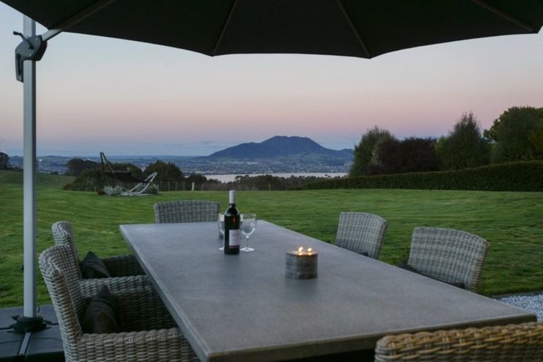 Photo of property in 55 Lomond Grove, Acacia Bay, Taupo, 3385