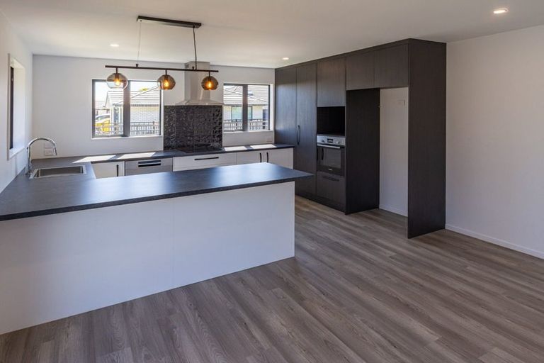 Photo of property in 69 Akoranga Place, Hornby, Christchurch, 8042