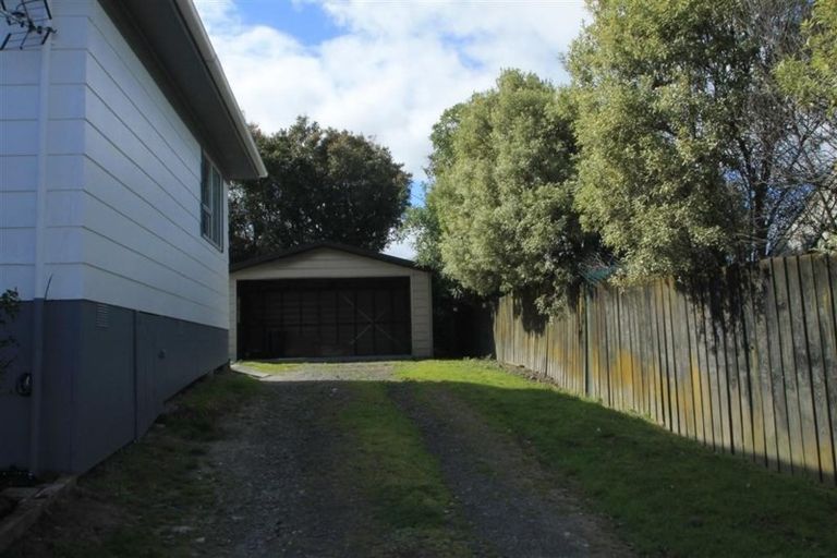 Photo of property in 12 St Margaret Place, West Harbour, Auckland, 0618