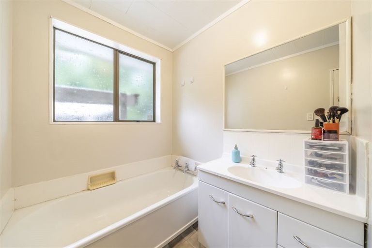 Photo of property in 14 Dakota Grove, Totara Park, Upper Hutt, 5018