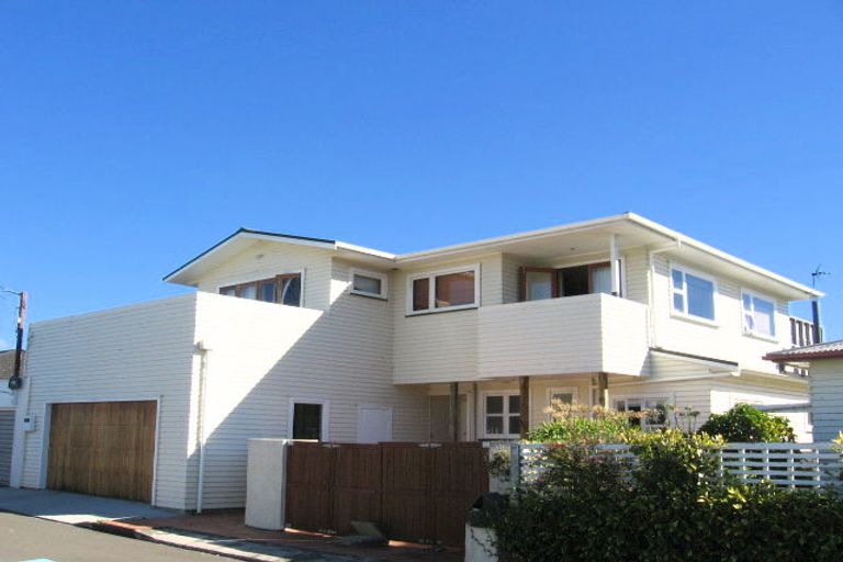 Photo of property in 12 Harbour Park Terrace, Khandallah, Wellington, 6035