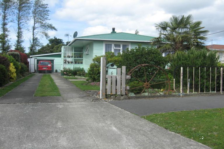 Photo of property in 6 Hamilton Street, Pahiatua, 4910